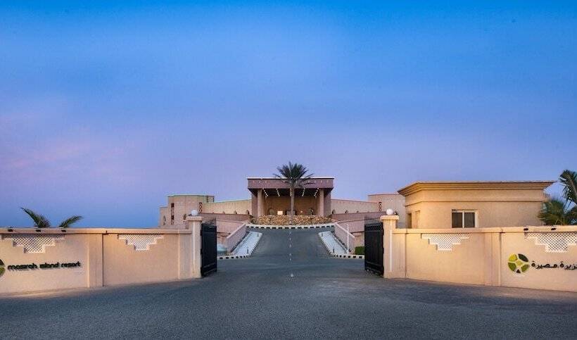 هتل Masira Island Resort