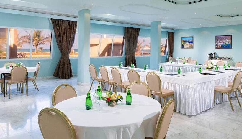 هتل Masira Island Resort