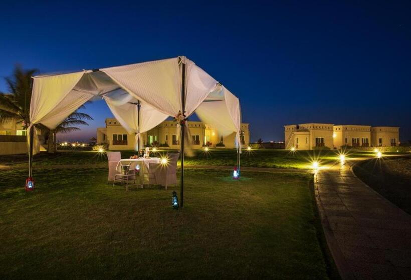 هتل Masira Island Resort