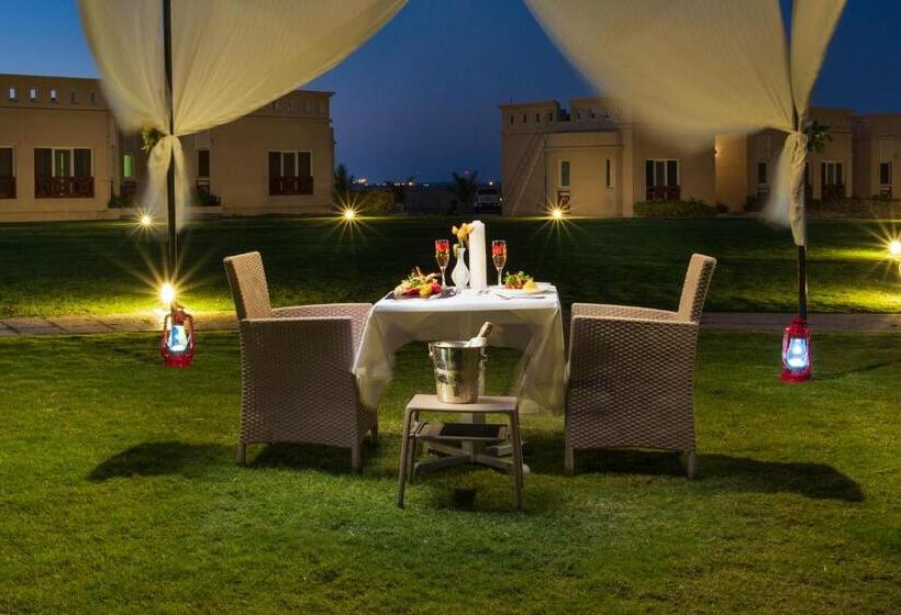 هتل Masira Island Resort