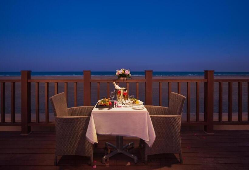 هتل Masira Island Resort