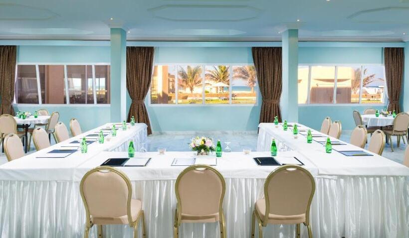 هتل Masira Island Resort