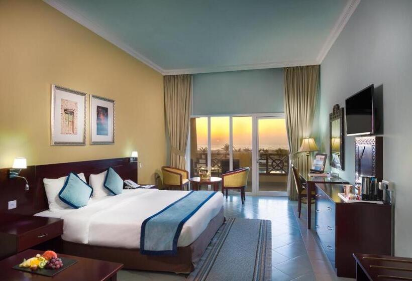 هتل Masira Island Resort