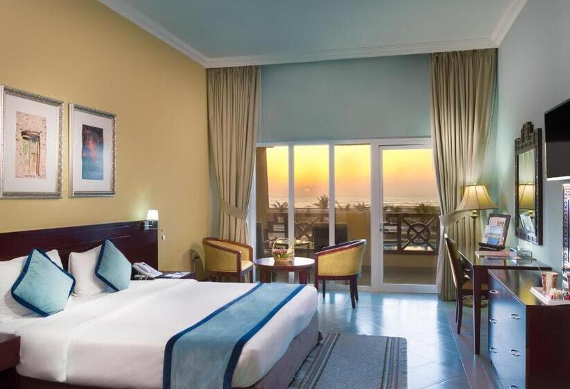 هتل Masira Island Resort