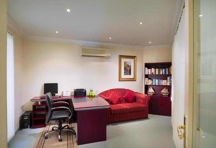 هتل Masira Island Resort