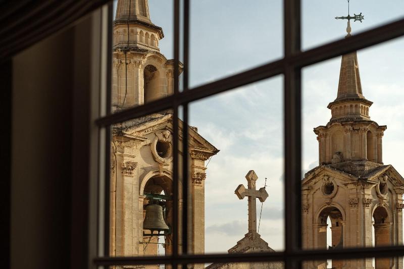 هتل 1926 Le Parisot Boutique Suites