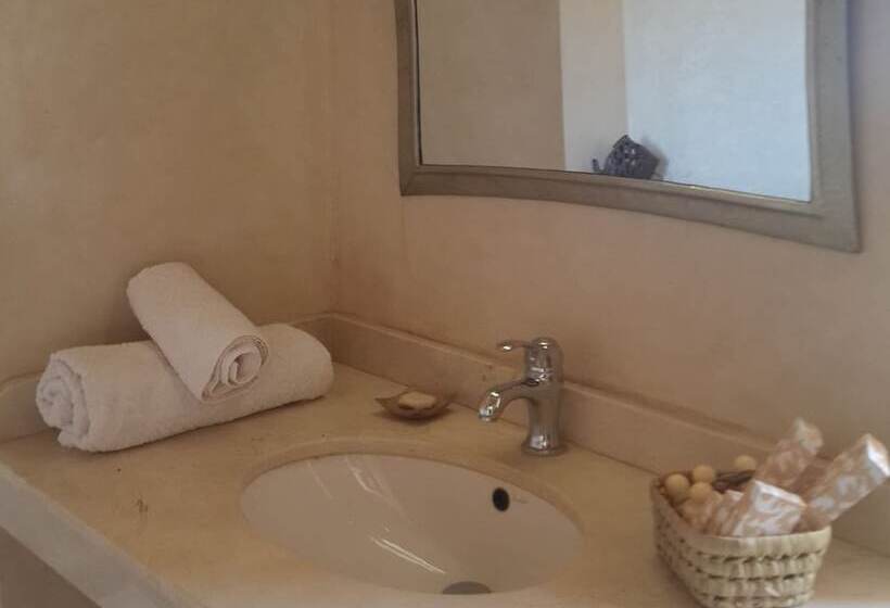 هتل Parfums D'étoiles