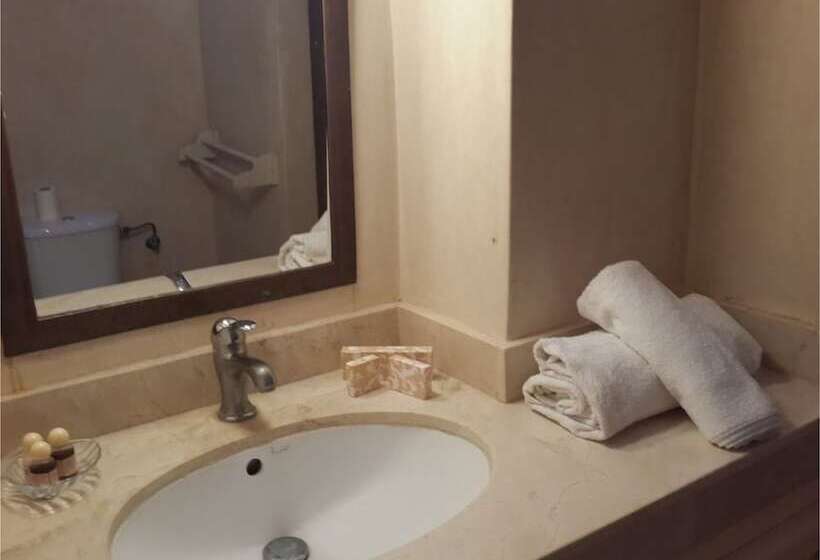 هتل Parfums D'étoiles