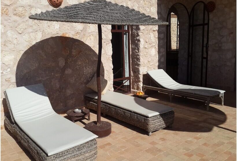 هتل Parfums D'étoiles