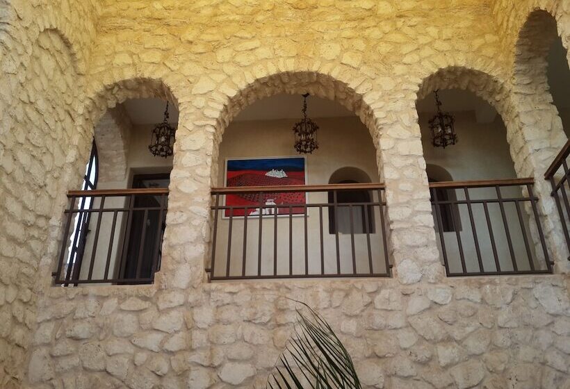 هتل Parfums D'étoiles