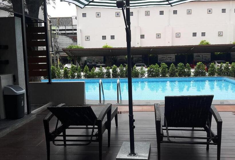 فندق Romyen Garden Place