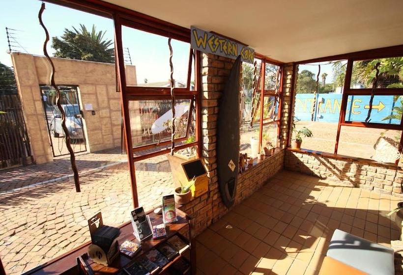 Отель Saltycrax Backpackers And Surf Hostel By Curiocity