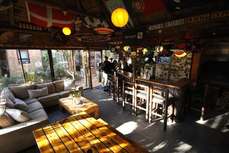 Отель Saltycrax Backpackers And Surf Hostel By Curiocity