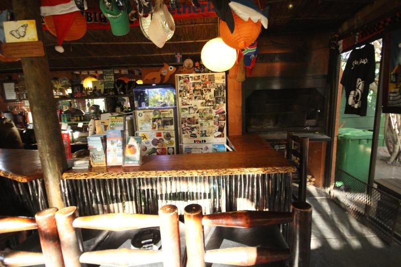 Отель Saltycrax Backpackers And Surf Hostel By Curiocity