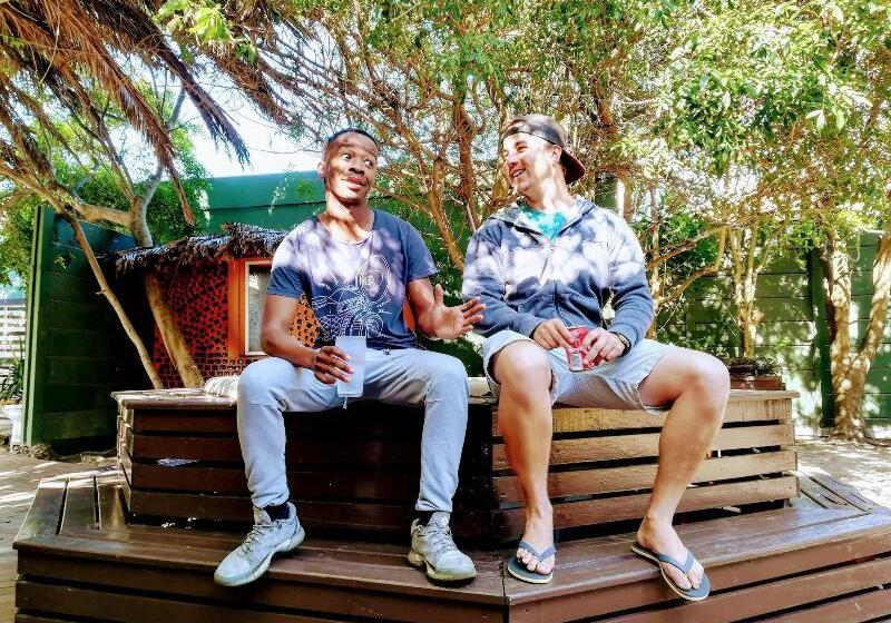 Отель Saltycrax Backpackers And Surf Hostel By Curiocity