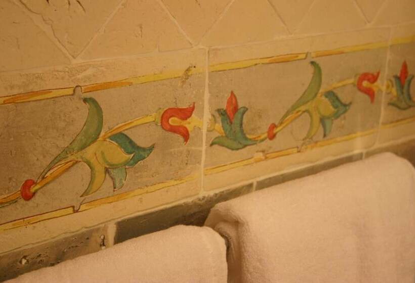 فندق Hostal Santa María De úbeda