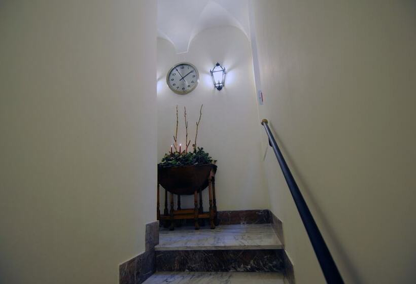 هتل Suite Fontana Di Trevi