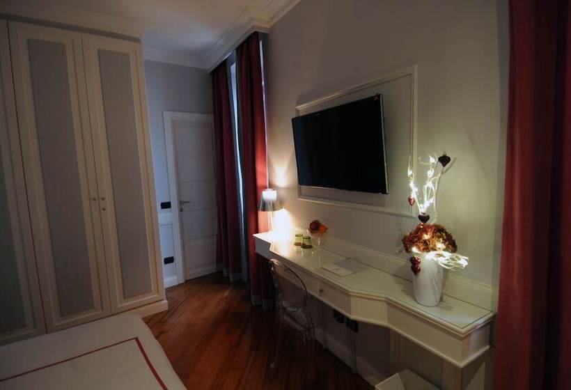 هتل Suite Fontana Di Trevi