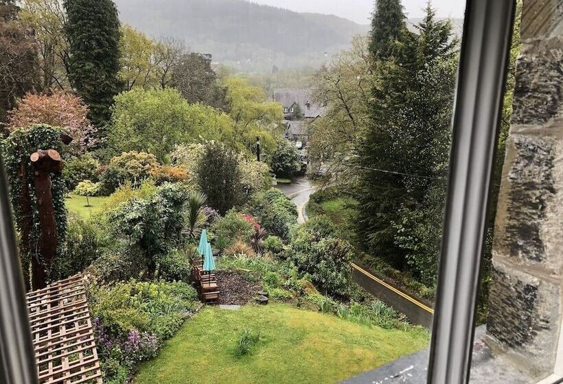 Отель Summerhill Guest House