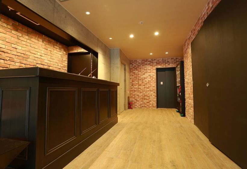 בית מלון כפרי The Base Sakai Higashi Apartment