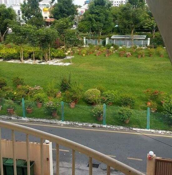 호텔 The Garden Inn