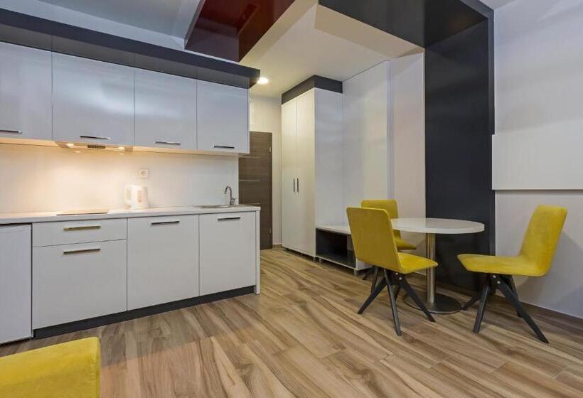 هتل Velestovo View Apartments