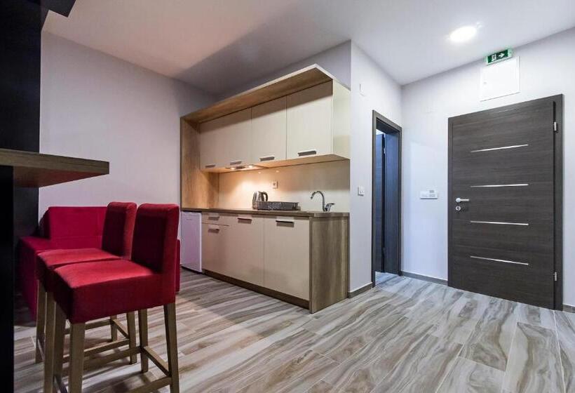 هتل Velestovo View Apartments