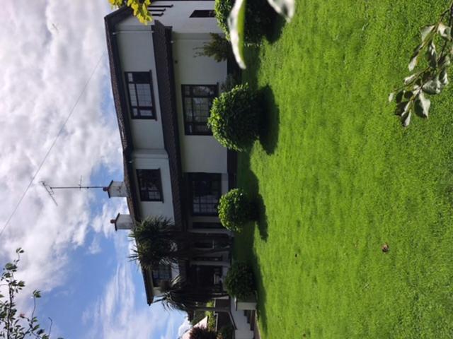 Elm Brook B&b