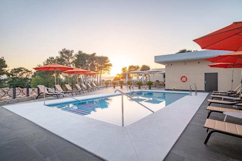 Отель Admiral San Roque