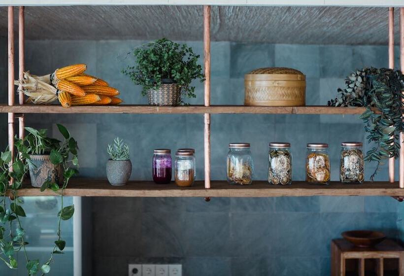 בית מלון כפרי Alam Candi Resort