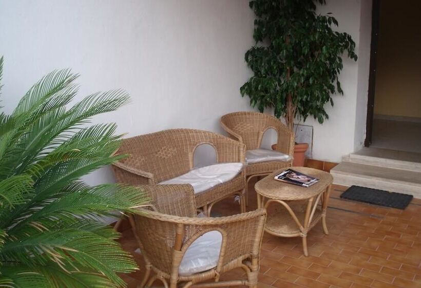 Отель Giorgia Airport 2 Fiumicino