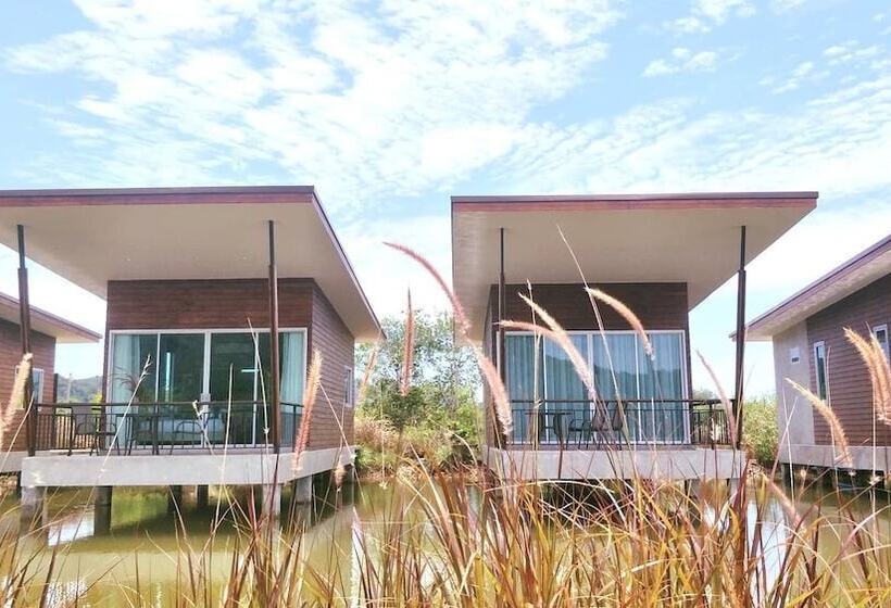 هتل Capital O 729 Amantra Lake View Resort