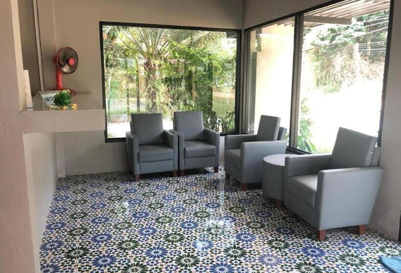 هتل Capital O 729 Amantra Lake View Resort