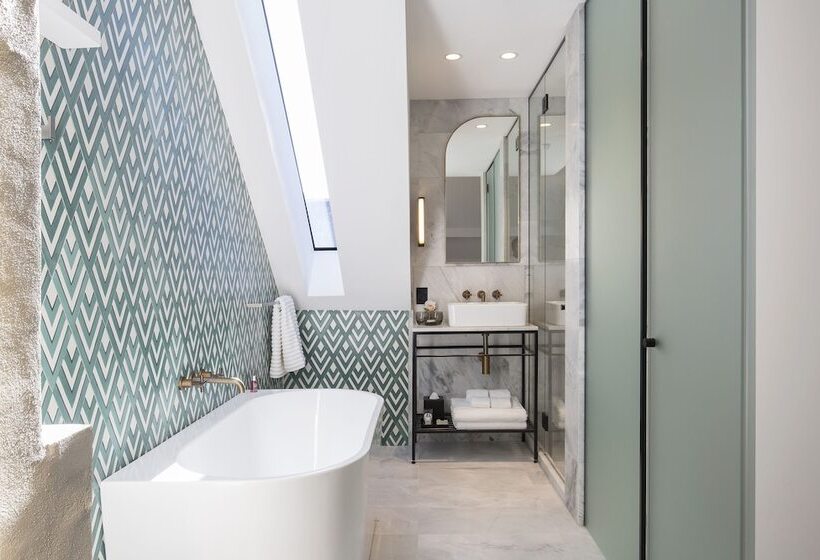 هتل Crystalbrook Albion