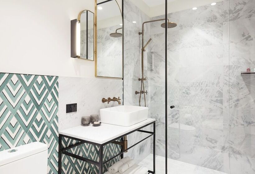 هتل Crystalbrook Albion