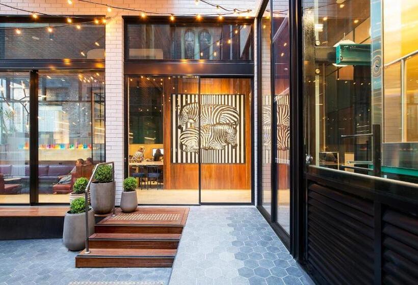 هتل Crystalbrook Albion