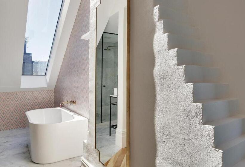 هتل Crystalbrook Albion