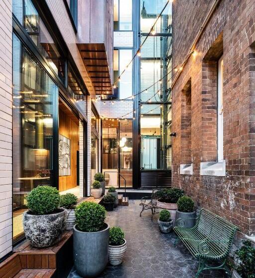 هتل Crystalbrook Albion