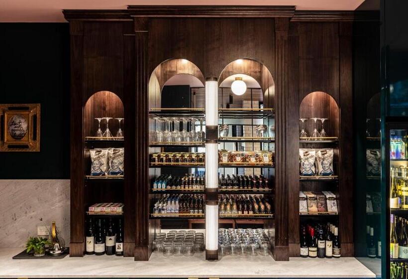 هتل Crystalbrook Albion