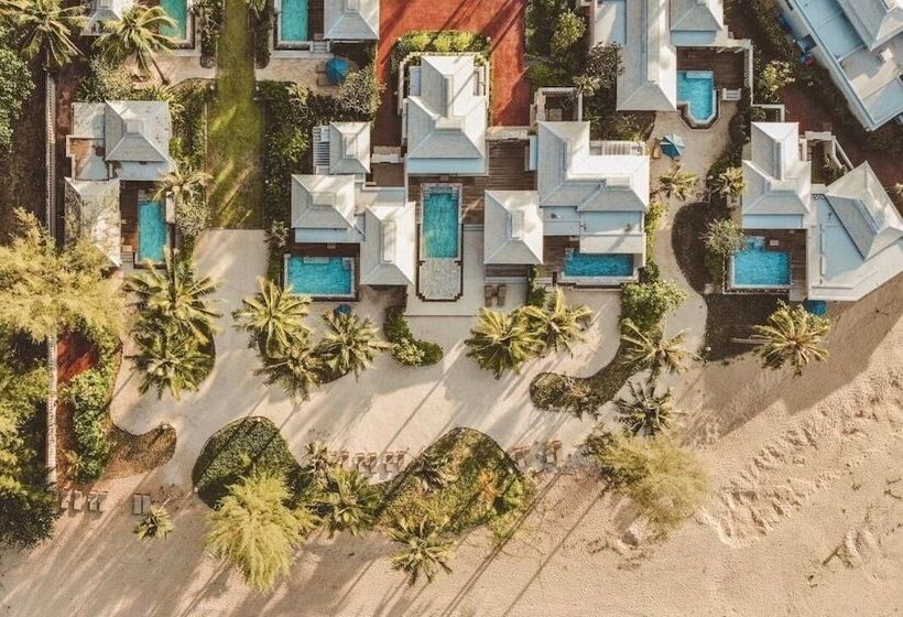 호텔 Devasom Khao Lak Beach Resort & Villas