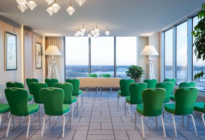 호텔 Doubletree By Hilton Moscow Vnukovo Airport