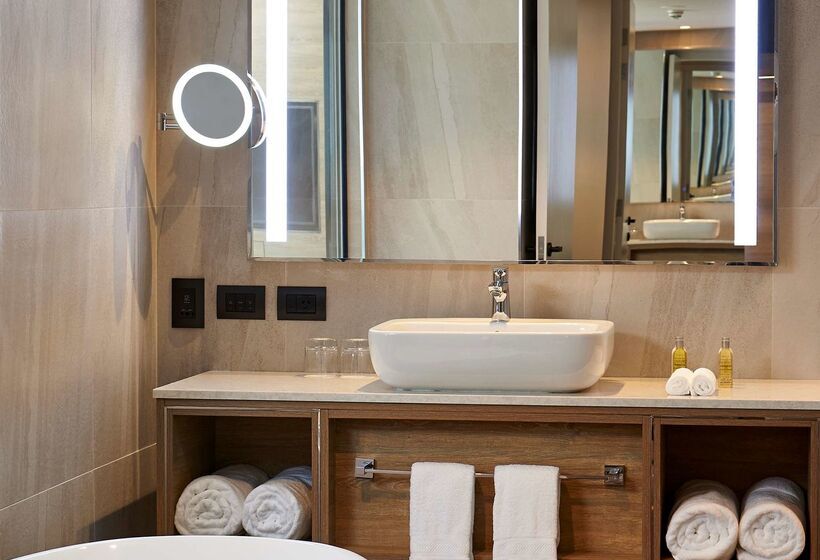 هتل Doubletree By Hilton Perth Northbridge