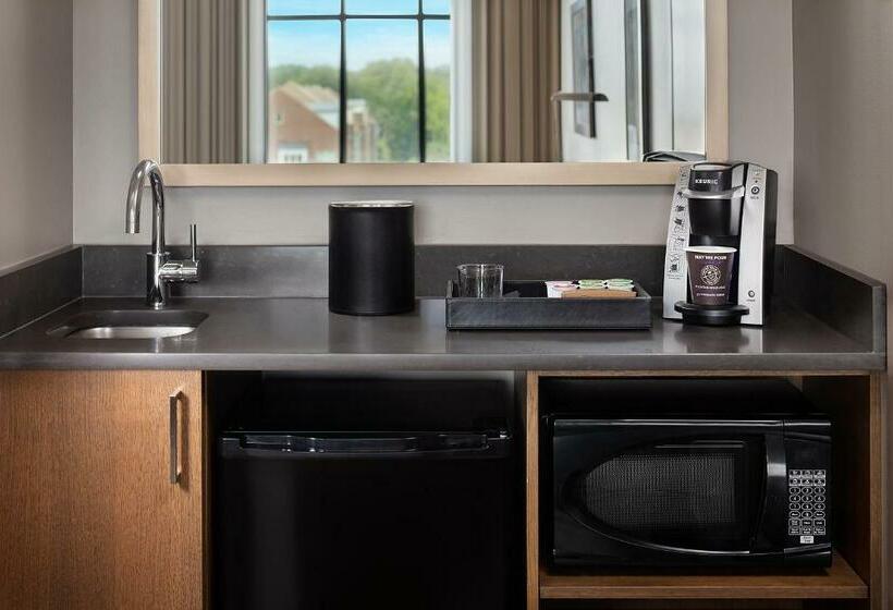 هتل Embassy Suites By Hilton South Bend At Notre Dame