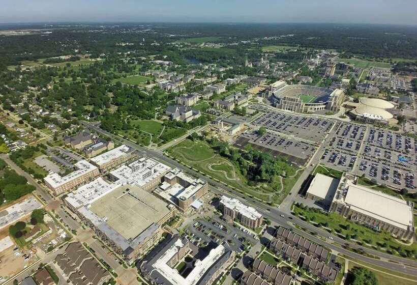 هتل Embassy Suites By Hilton South Bend At Notre Dame