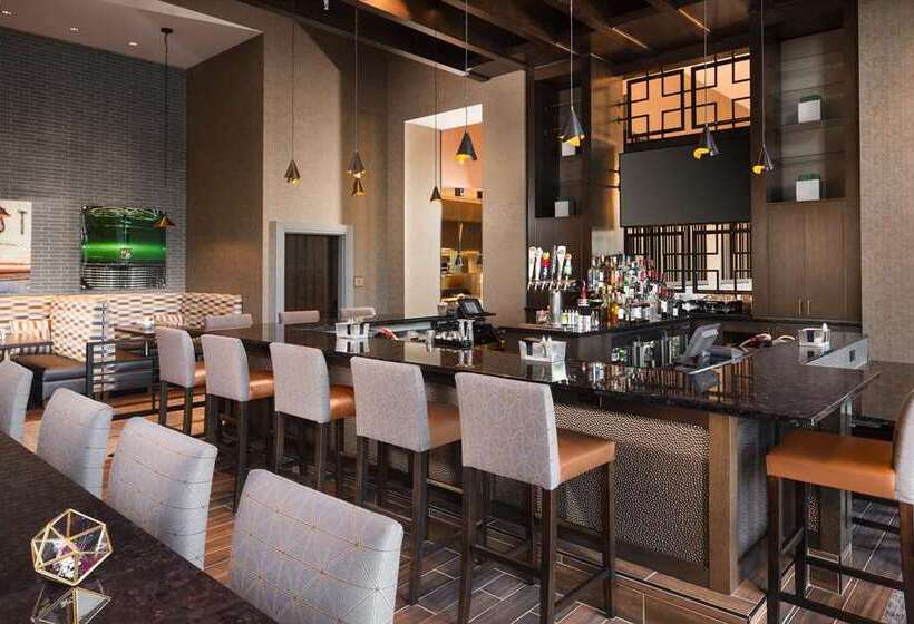 هتل Embassy Suites By Hilton South Bend At Notre Dame