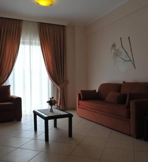 בית מלון כפרי Finiki Plaza