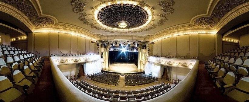 هتل Gold Star Tbilisi