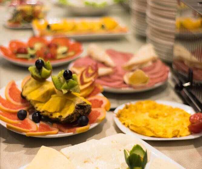 هتل Gold Star Tbilisi