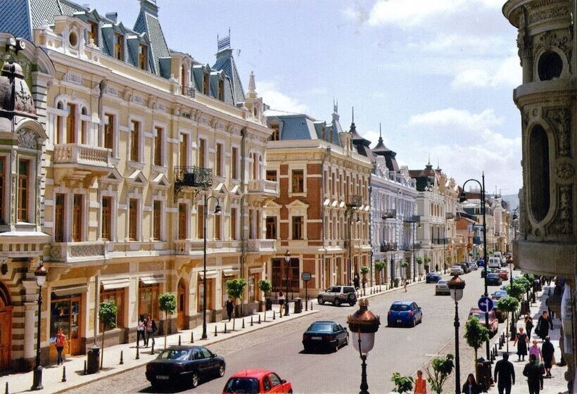 هتل Gold Star Tbilisi