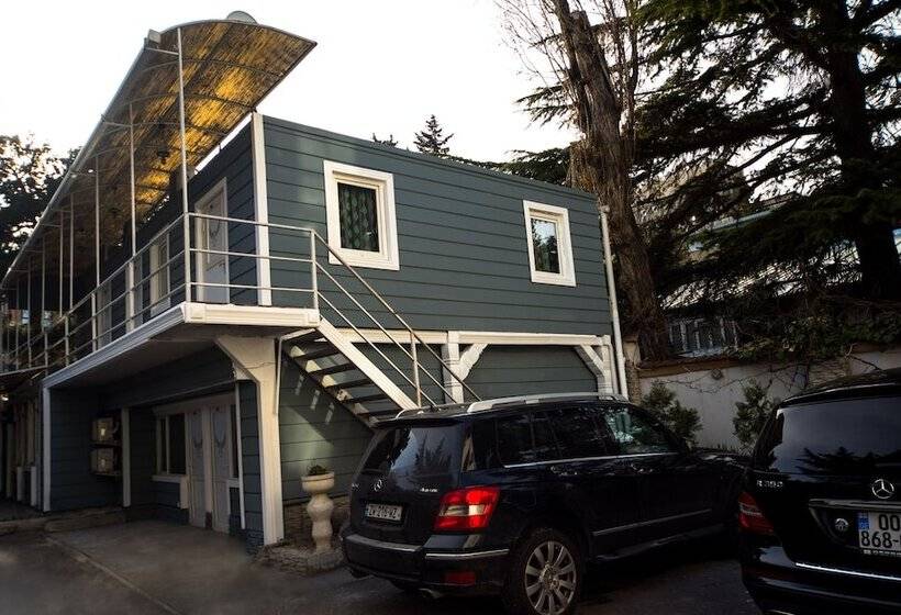 هتل Gold Star Tbilisi